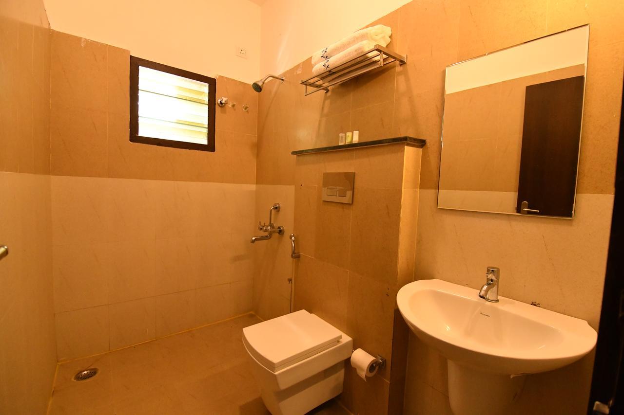 Lake View Hotel Madurai Exterior foto