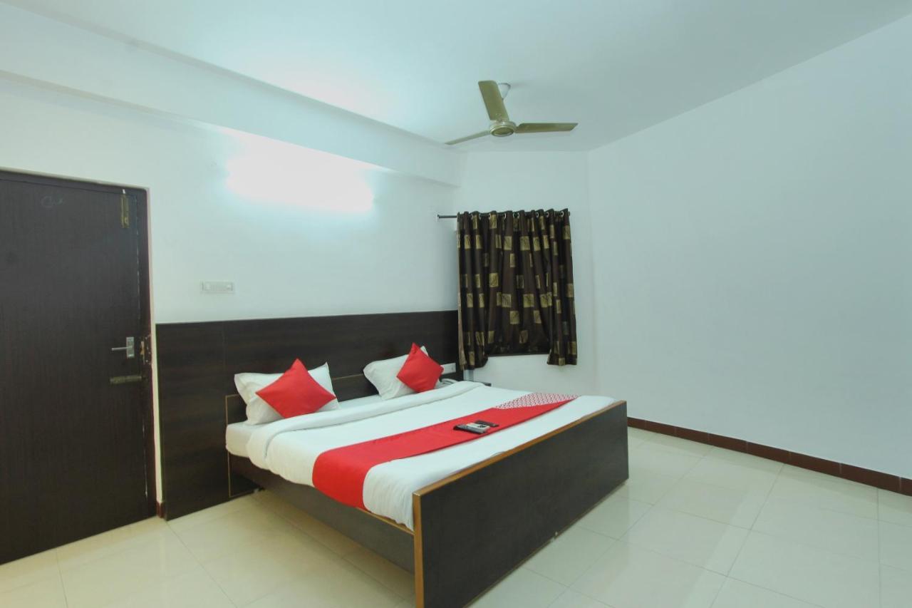 Lake View Hotel Madurai Exterior foto